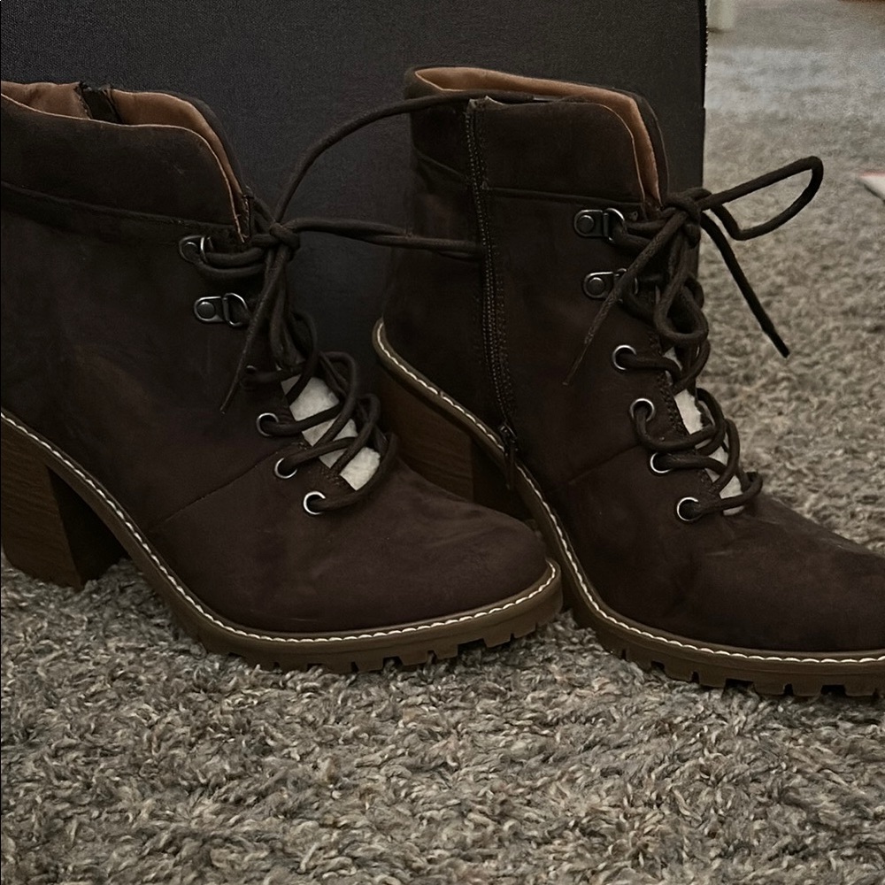 Universal Thread Brown Lace Up Boots